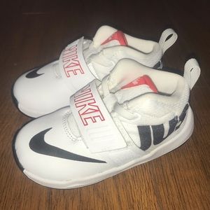Nike Toddler Hustle D 8 Basketball Shoes